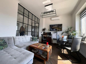 Lux Canada Penthouse